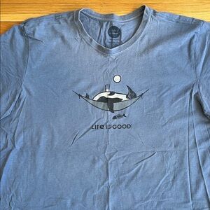 Life Is Good Men's Shark Hammock Blue Tee